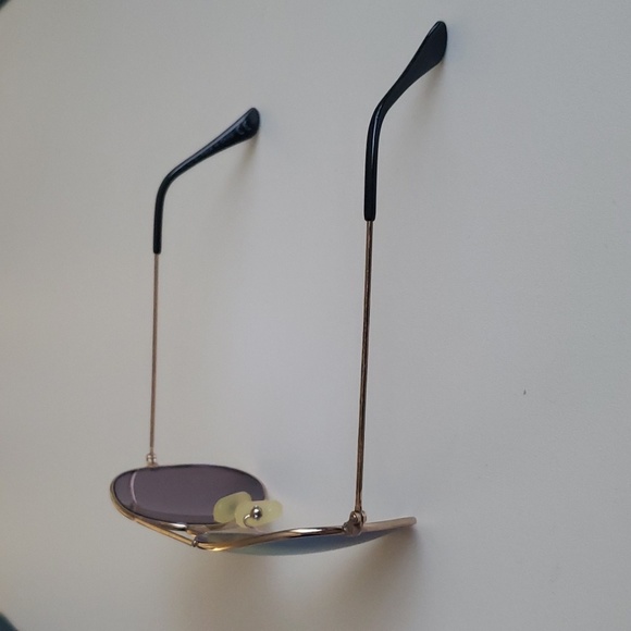 F21 Aviator Sunglasses 🕶 - Picture 5 of 11